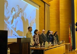 Minuto de silencio por Mayor Zaragoza.