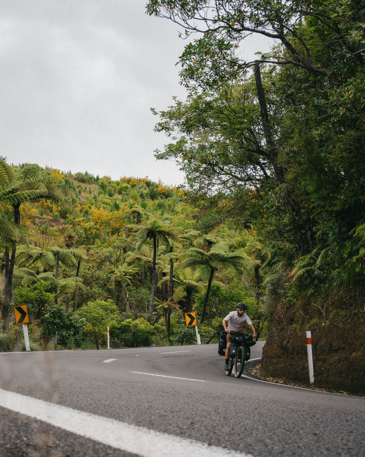 Las espectaculares imágenes del granadino que recorre Nueva Zelanda en bicicleta