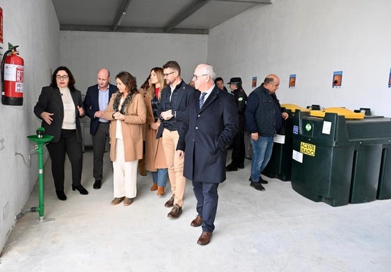 Visita de las nuevas instalaciones por parte de los representantes de las administraciones y de la constructora Vialterra.