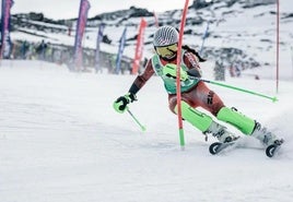 Julia Castro y Joaquín Camacho dominan la primera fase de la Copa de Andalucía de Esquí Alpino