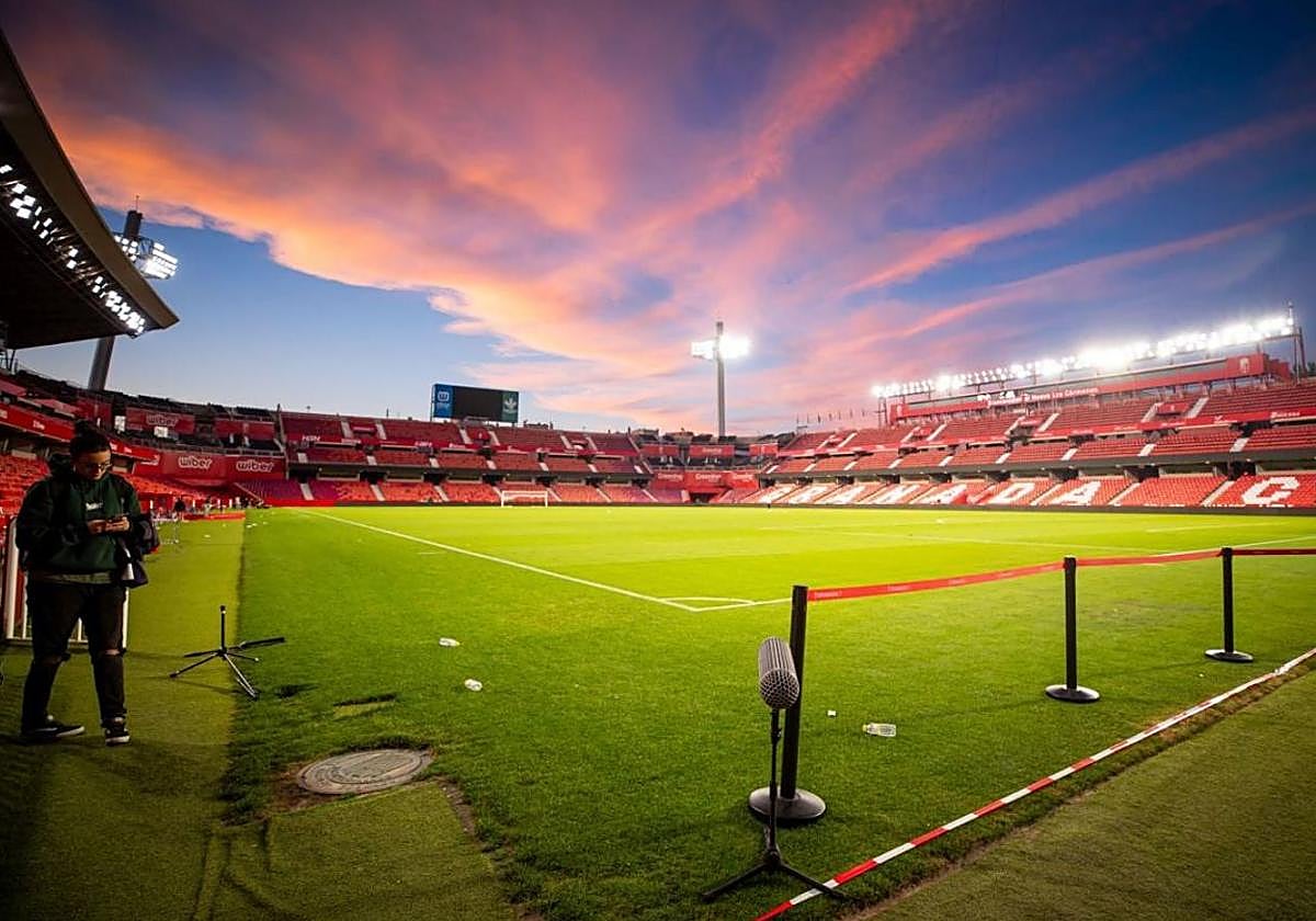Atardecer sobre Los Cármenes antes de un partido.