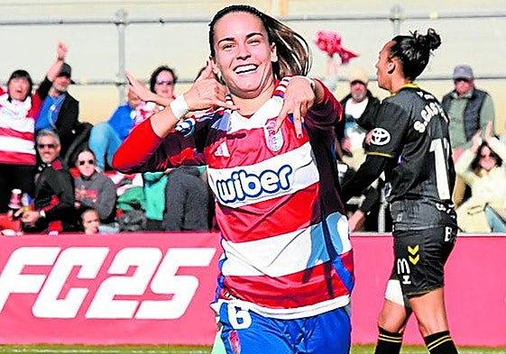 Ari Mingueza celebra el segundo gol rojiblanco del Femenino.