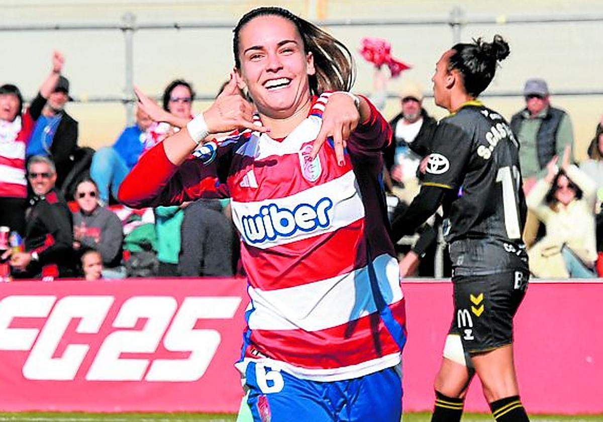 Ari Mingueza celebra el segundo gol rojiblanco del Femenino.