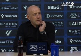 El entrenador del Levante, Julián Calero, comparece en sala de prensa tras la victoria sobre el Granada.