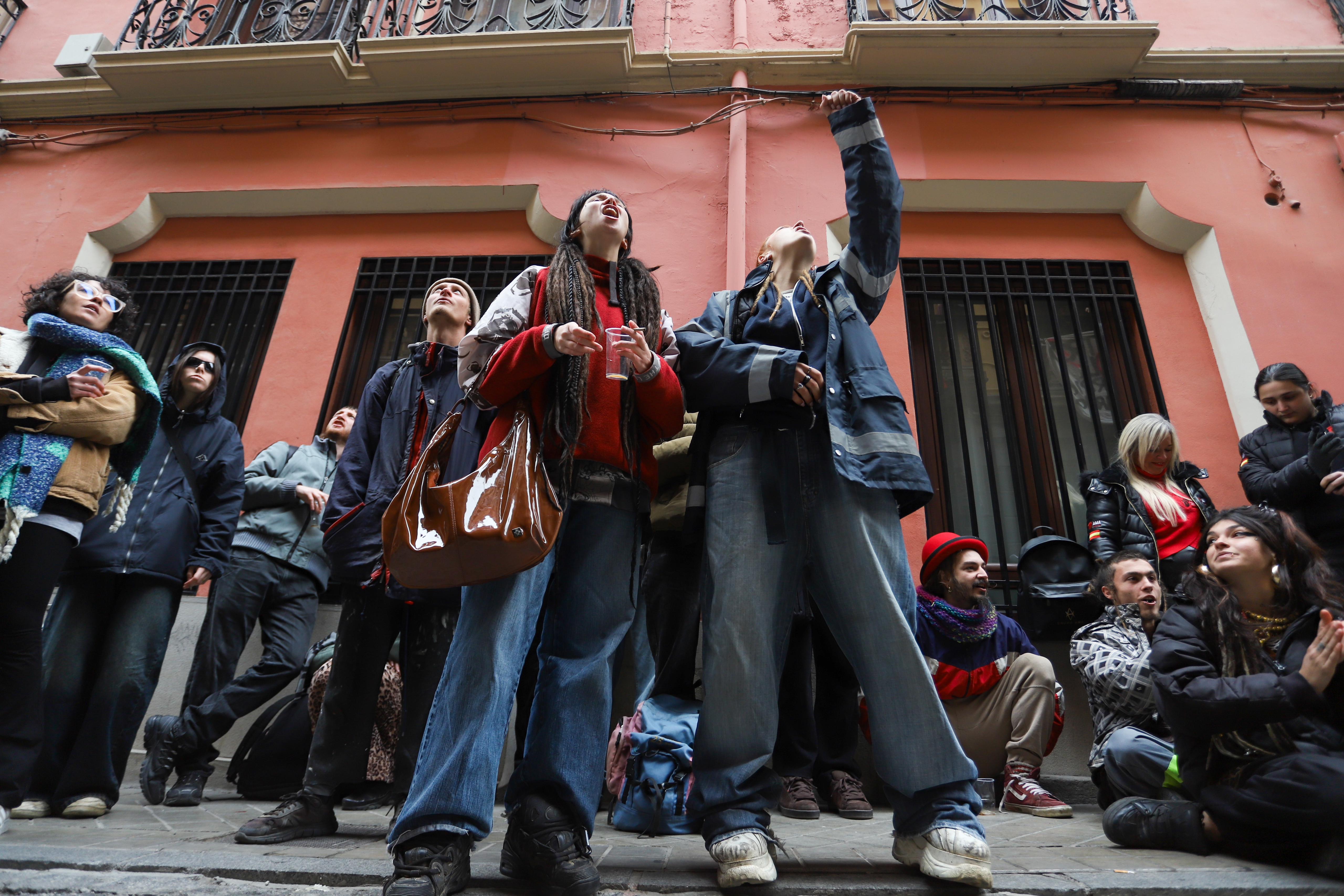 Las imágenes del edificio &#039;okupado&#039; en Granada