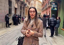 Laura Velasco, redactora de Ideal, informa de la última hora de la okupación