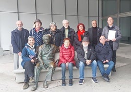 Firma del comunicado de los Amigos del Parque de las Ciencias.