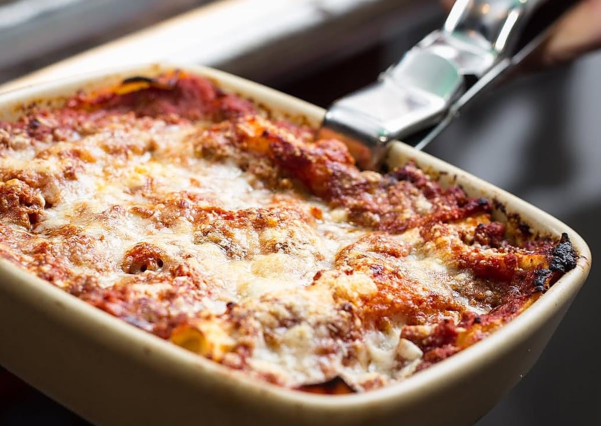 Imagen secundaria 1 - Lasañas gratis este sábado en la tienda gourmet italiana de Granada por su aniversario