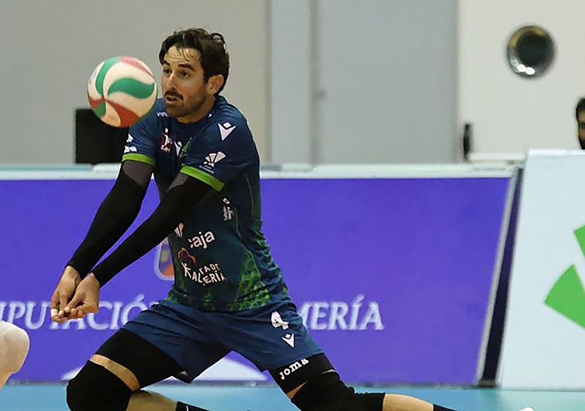 Juanmi González cuajó un gran partido y sostuvo a Unicaja Costa de Almería.