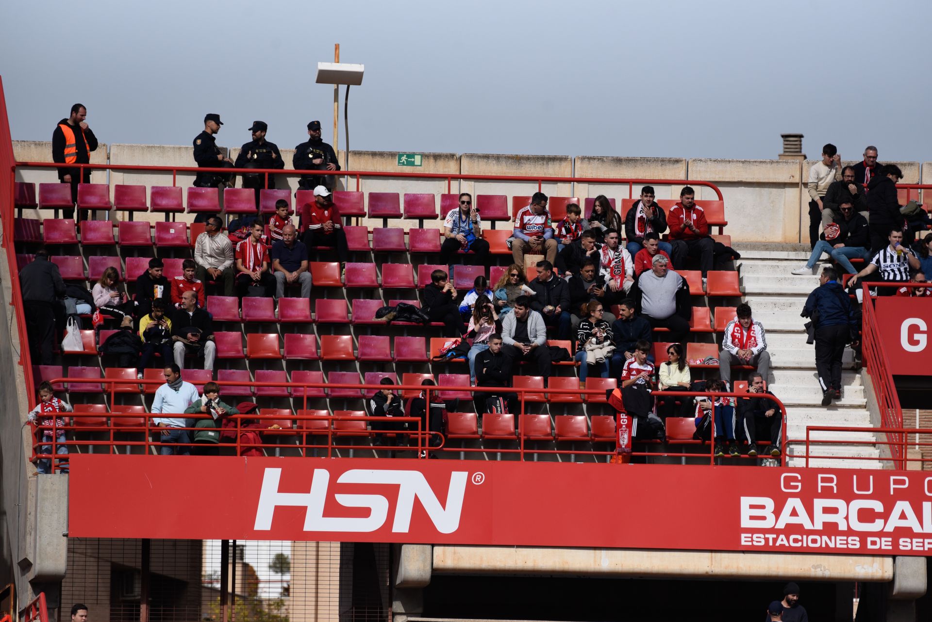 Encuéntrate en la granada de Los Cármenes en el Granada - Sporting