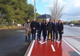 Inauguración del carril bici con la presencia de la consejera de Fomento, Rocío Díaz.