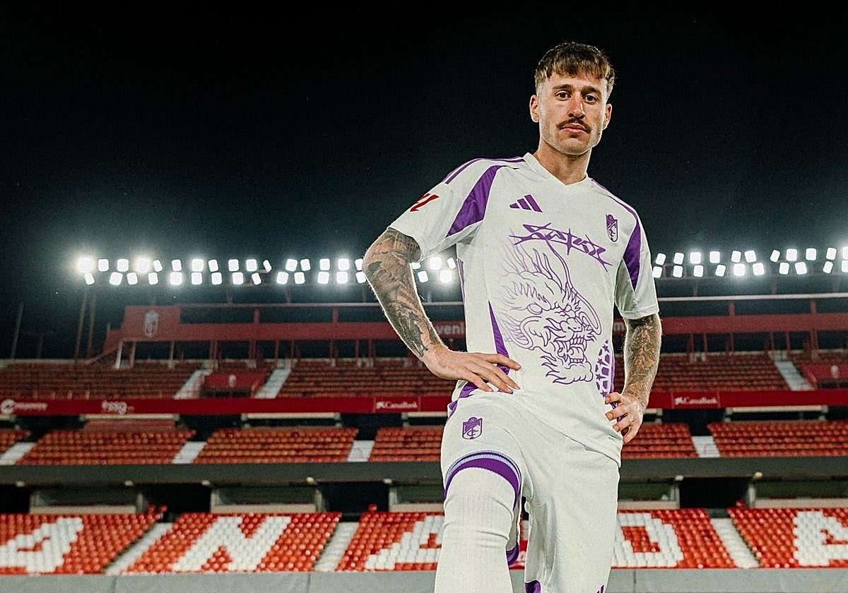 Ricard, con la equipación.