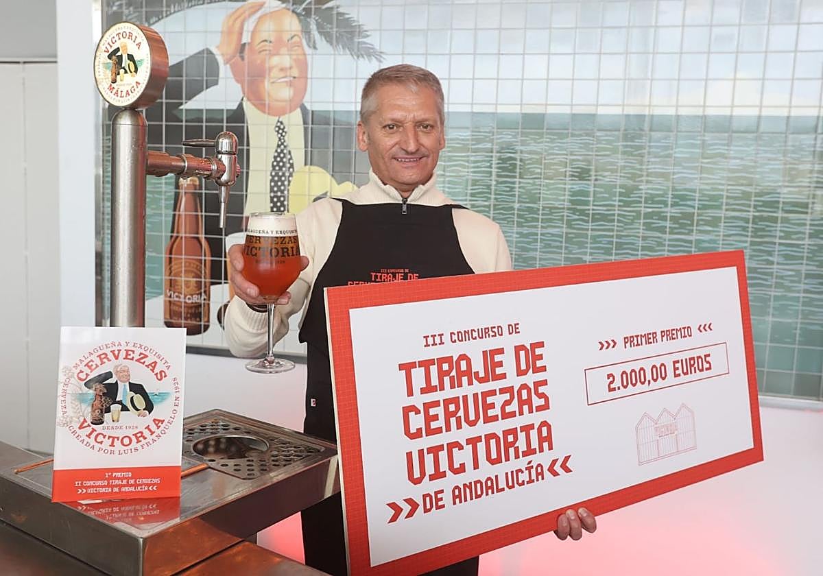 El granadino Alfonso Morón, ganador del III Concurso de Tiraje de Cervezas Victoria