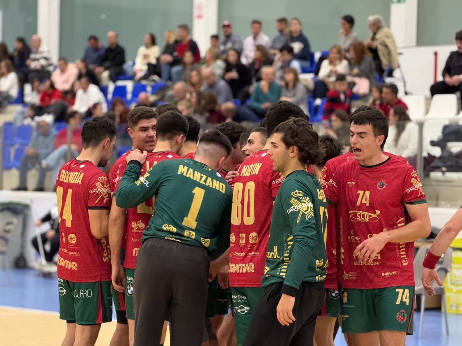 El Ciudad de Granada de balonmano tiene una cita en el pabellón de La Chana.