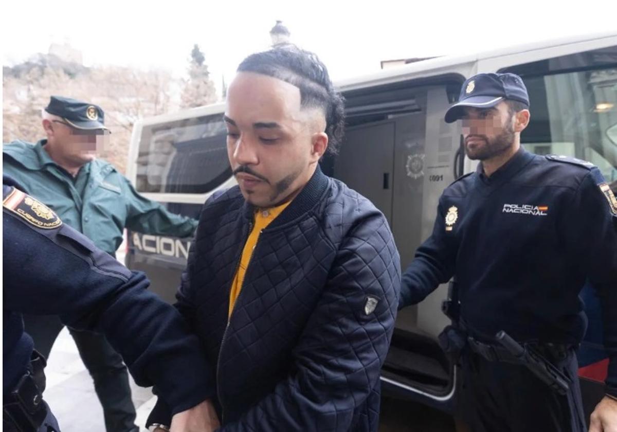 El acusado, a su llegada a la Audiencia Provincial.