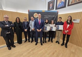 Foto de familia con los ganadores de la tercera edición de estos premios.