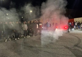 Exhibición de carreras ilegales de coches al norte de la provincia