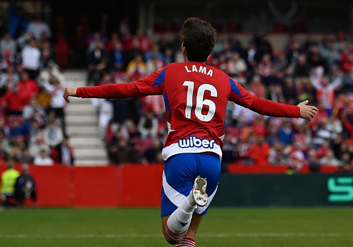 Manu Lama celebra su gol.