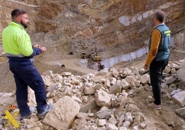 La Guardia Civil inspecciona canteras y establecimientos de explosivos en la comarca del Mármol