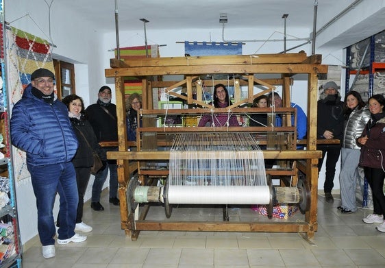 Pampaneira mantiene viva la tejeduría artesanal heredada de los árabes