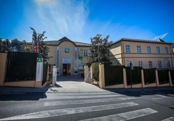 Fachada de la Escuela Andaluza de Salud Pública.