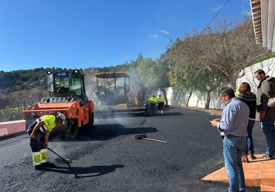 Trabajos en la carretera de Castell de Ferro.