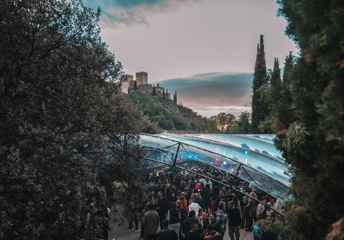 aDN Syngular celebra su primer aniversario con una explosión de cultura electrónica en el corazón de Granada