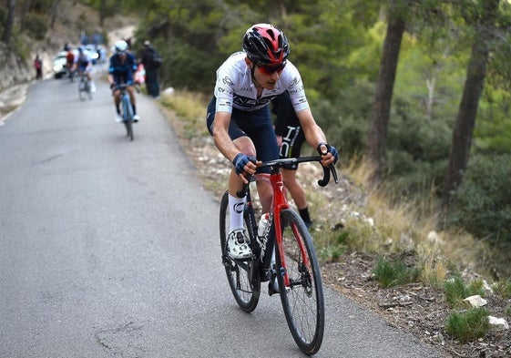 Carlos Rodríguez avanza al quinto puesto en la general de la Vuelta a Valencia a falta de dos etapas.