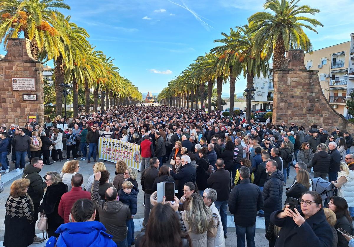 Imagen de concentración a su llegada a la Plaza del Ayuntamiento.