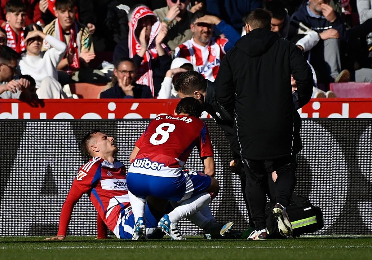Brau se retuerce tras sufrir su lesión muscular.