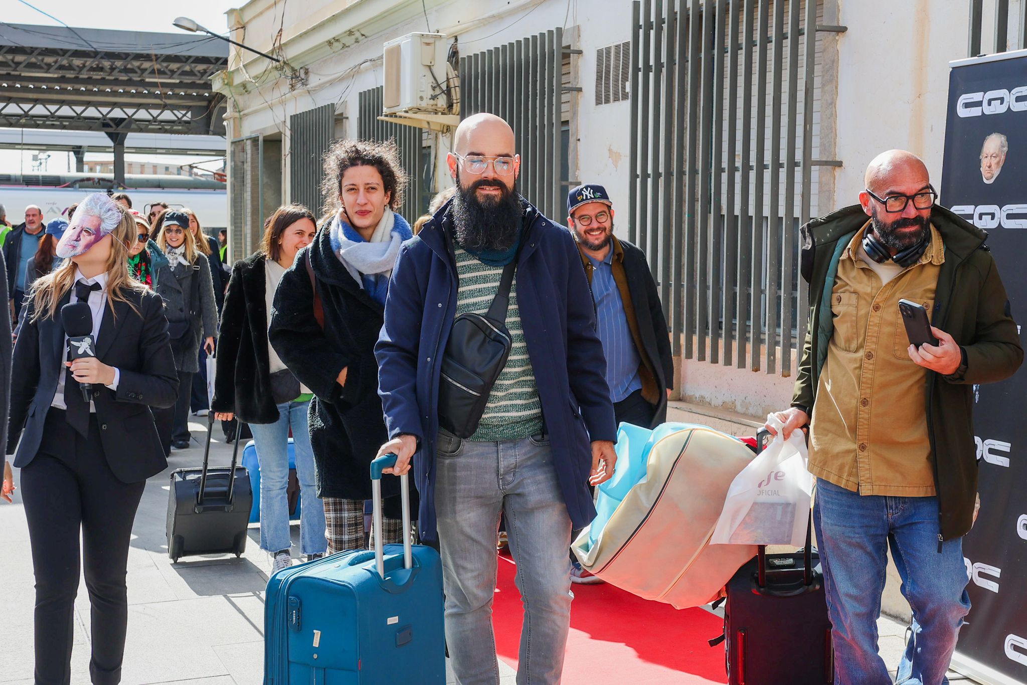 Así ha sido la llegada masiva de famosos a Granada por tierra y aire