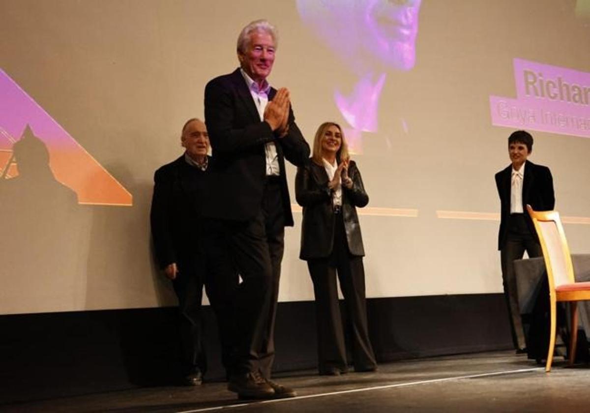 Richard Gere, Méndez Leite, Marifrán Carazo y Elena Anaya en el acto celebrado en Isable la Católica.