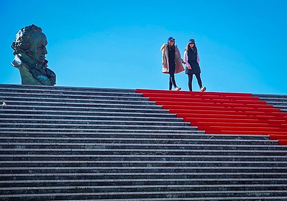 Los granadinos disfrutan de su particular alfombra roja