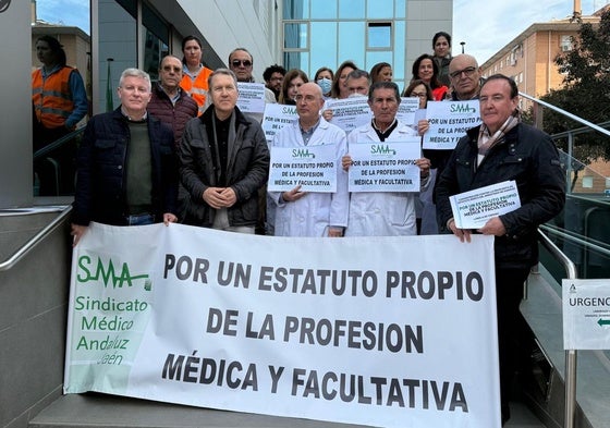 Protesta en el centro de salud del Bulevar.