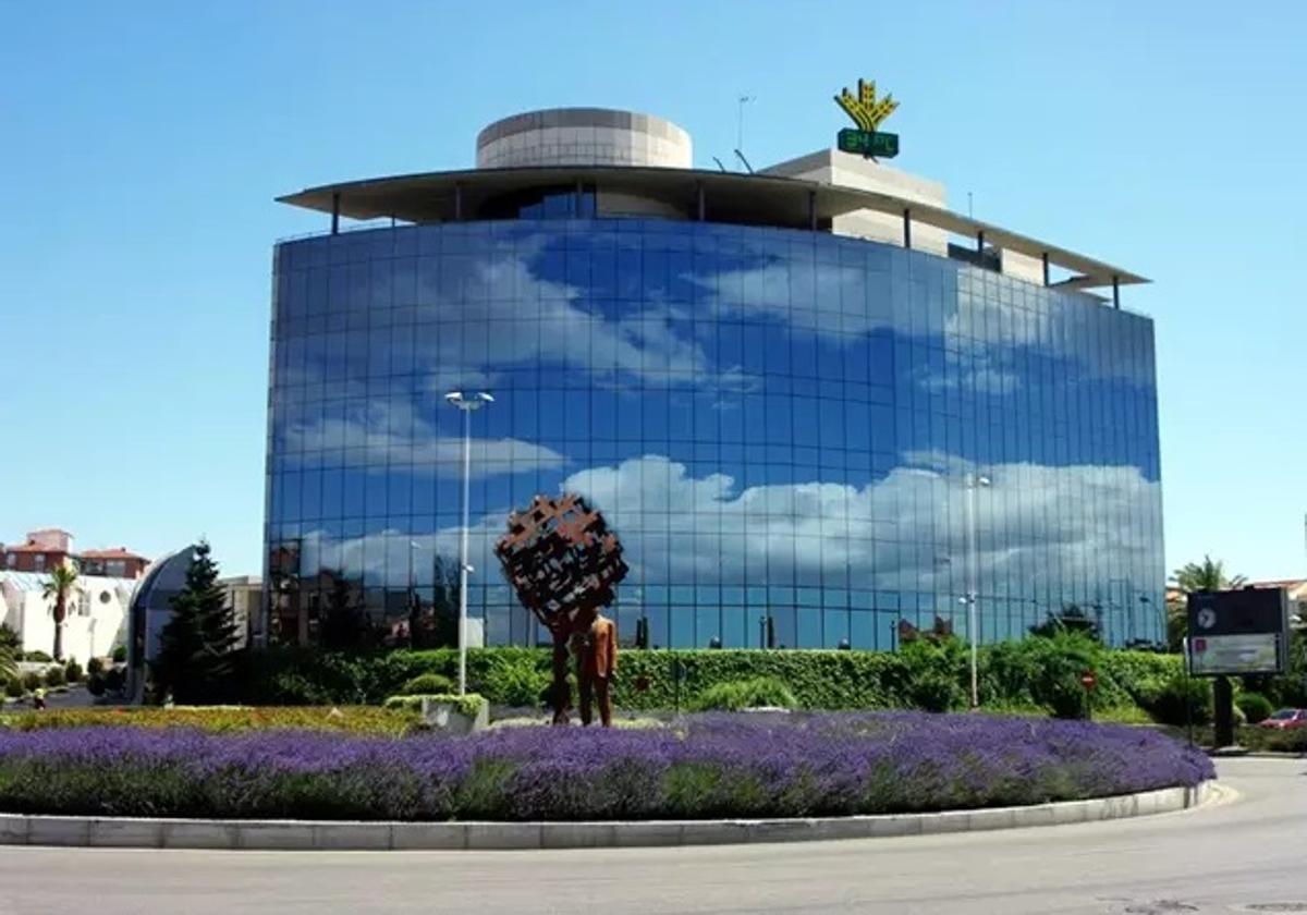 Edificio de Caja Rural en Granada