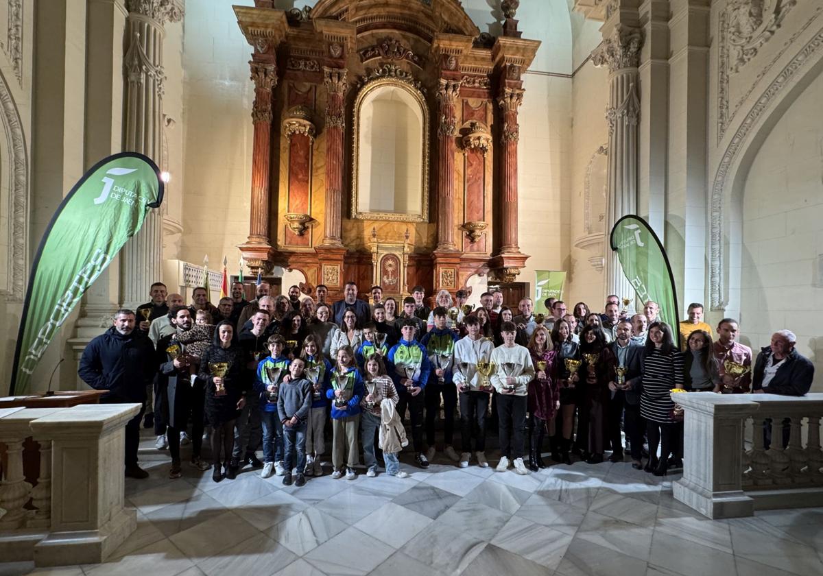 Foto de familia con los ganadores.