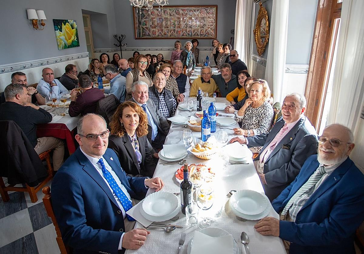 Almuerzo de la Archicofradía del Rosario.