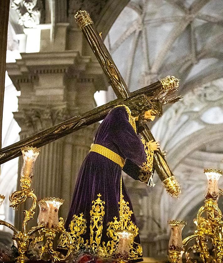 Imagen secundaria 2 - La procesión del Nazareno, por dentro.