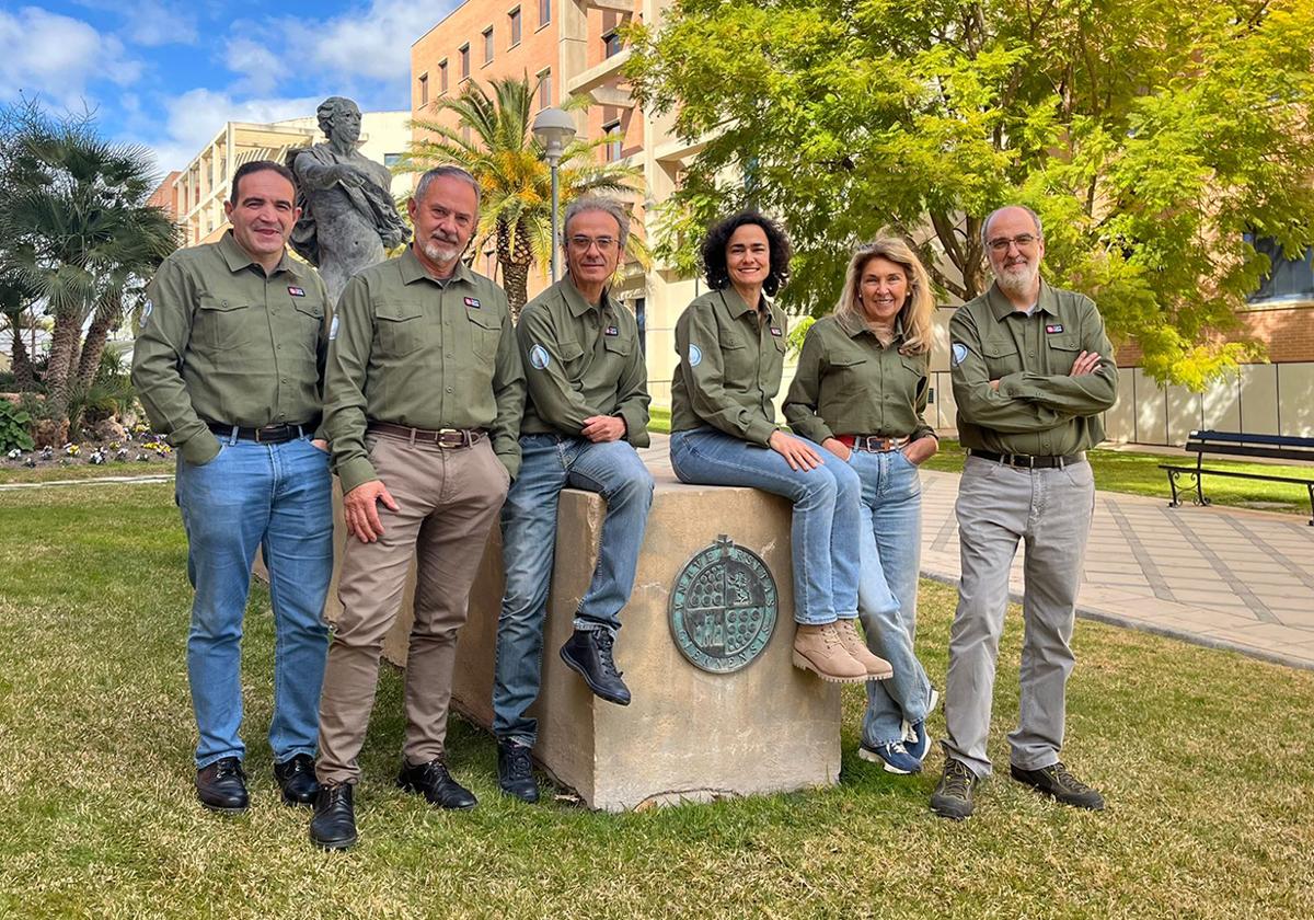 Equipo que participa en la Campaña de Investigación Antártica Español