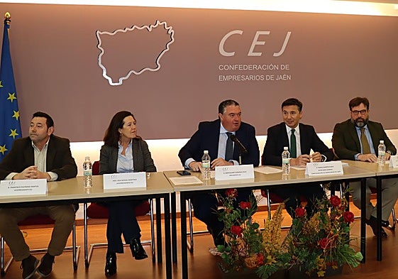 Bartolomé González preside la reunión preparatoria de la Asamblea General y Electoral 2025.