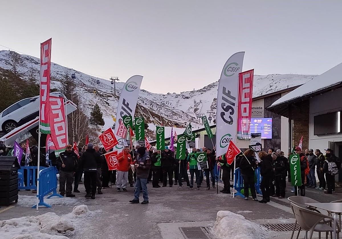 Protesta de los trabajadores de Cetursa Remontes en los primeros deías de febrero.