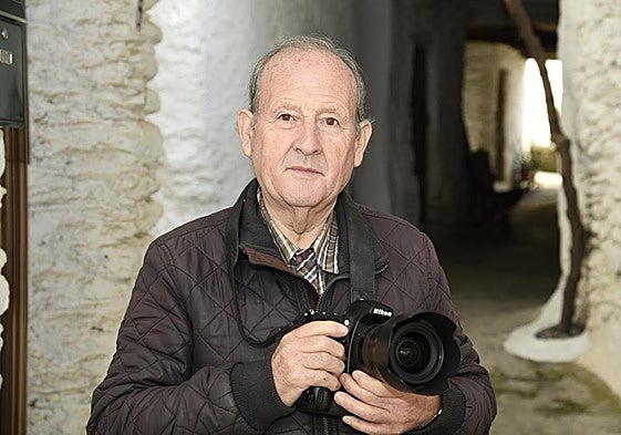 Rafael Vílchez, corresponsal de Ideal en la Alpujarra premiado por la Asociación Cultural Albuxarra