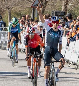 Pidcock gana la segunda etapa y Sivakov es el nuevo líder de la general.