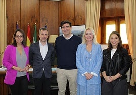 África Colomo, Julio Millán, Pedro Lendínez, María Espejo y Ángeles Díaz.