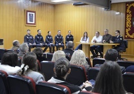 Nombramiento de los cinco nuevos agentes en las dependencias del Ayuntamiento de Bailén.