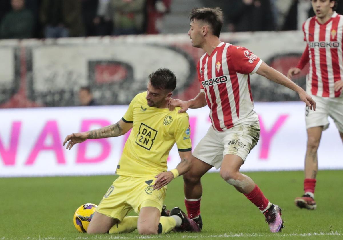 El Almería espera haber cerrado en El Molinón su peor etapa de esta temporada.