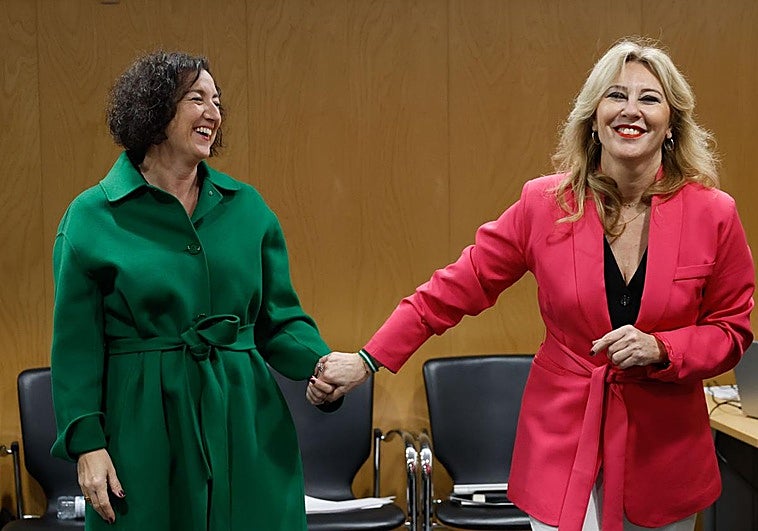 Las consejeras de Economía y Hacienda de Andalucía, Carolina España (d), y Cataluña, Alicia Romero.