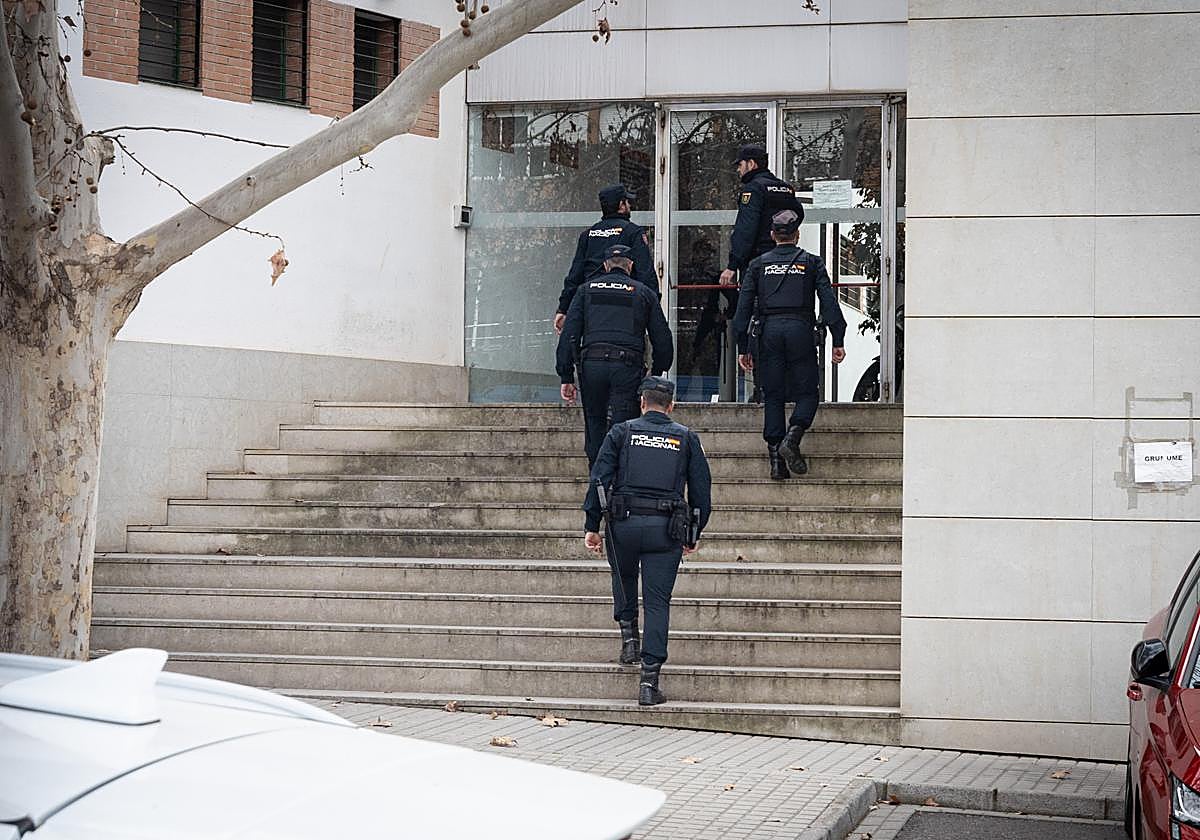 La UDEF accede a la sede de la Policía Local.