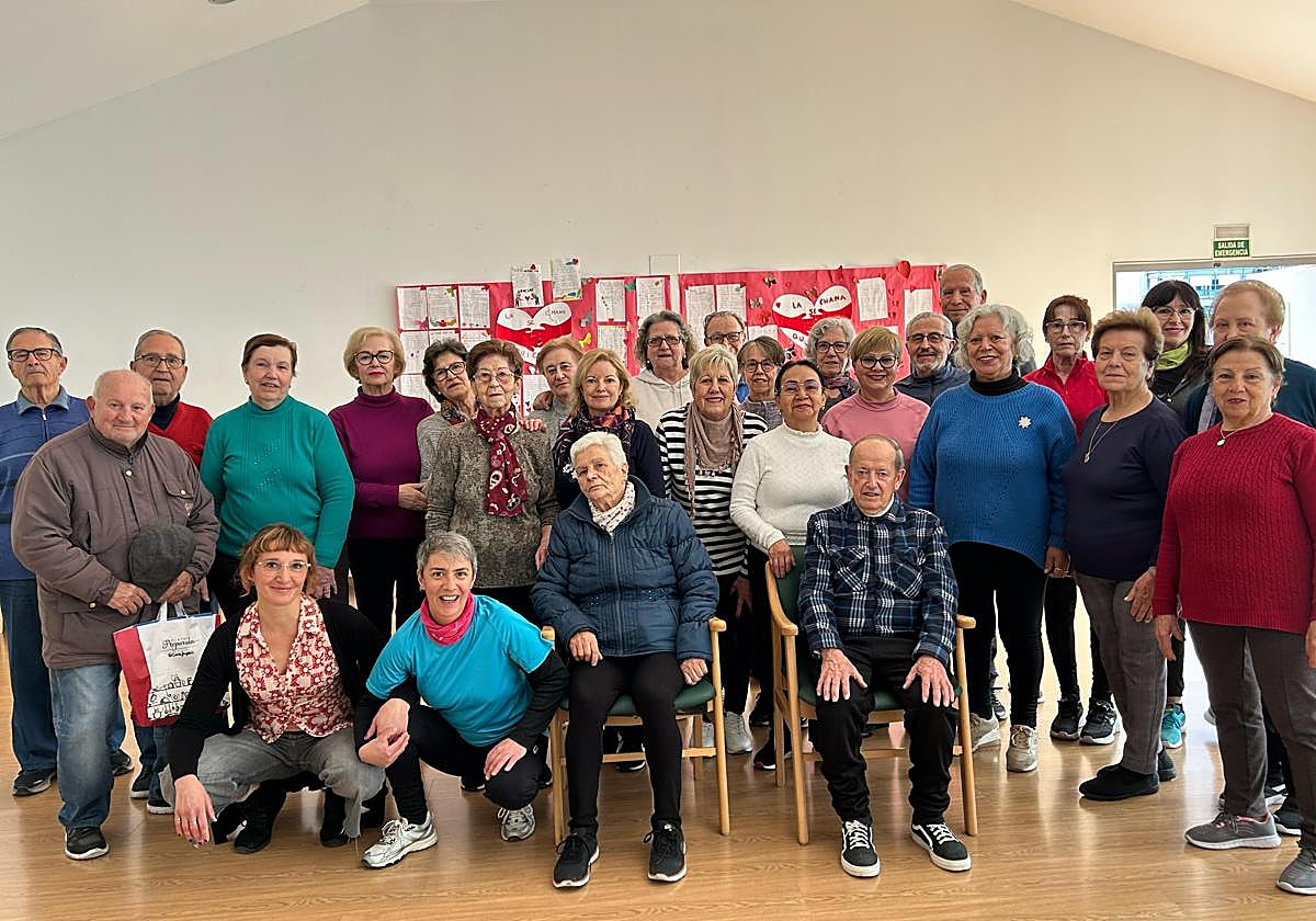 Un grupo de mayores que participan en las actividades del Centro Cívico de La Chana.