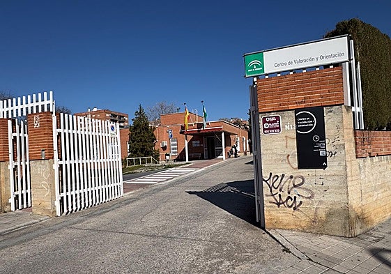 Centro de Valoración y Orientación de Personas con Discapacidad, en la carretera de Alfacar.